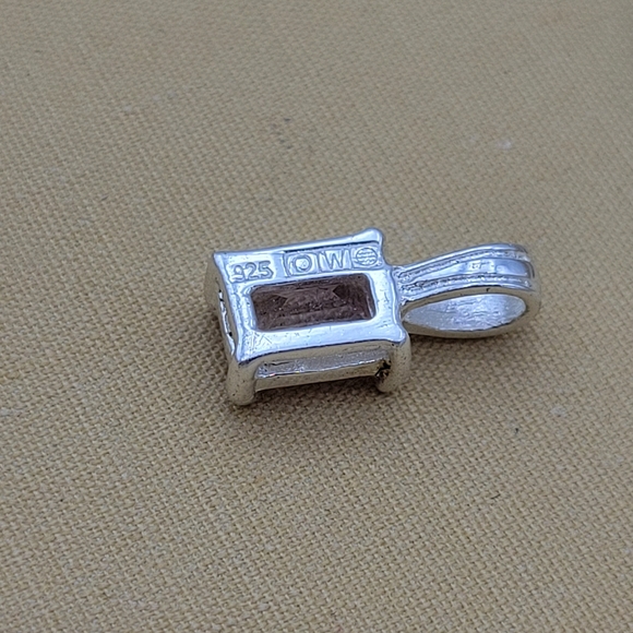 Small sterling silver OTW light Amthyest Necklace pendant - Picture 8 of 8